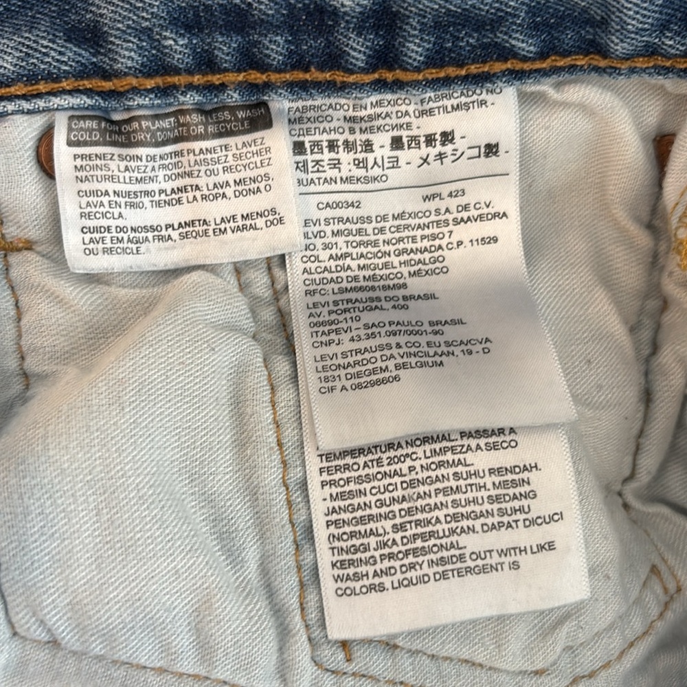 Levis 501 Jeans Mens 36x32 Blue Denim 100% Cotton Button Fly Straight - Picture 11 of 13